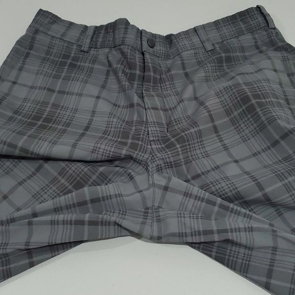 NIKE golf black and grey 34" waist Dri-fit shorts - Picture 5 of 7